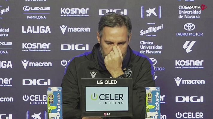 Fútbol - Vicente Moreno, técnico de Osasuna y natural de Massanassa, se rompe en rueda de prensa: "Es muy duro no estar allí"
