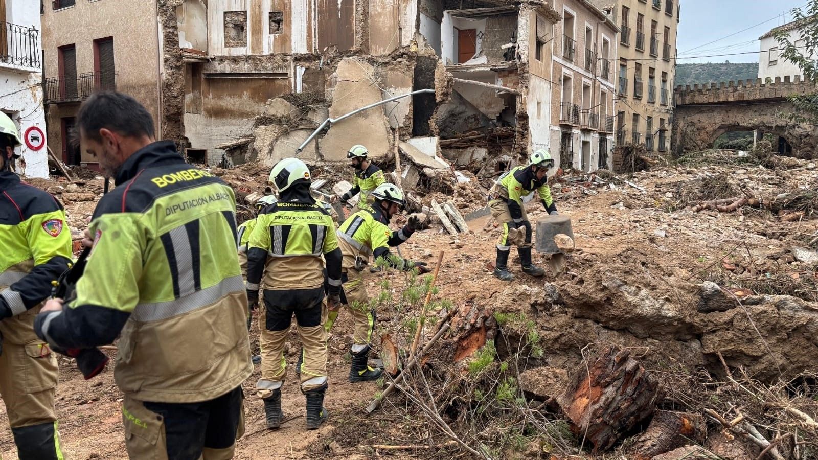 DANA: Los equipos de rescate buscan a cinco desaparecidos en Letur | Ver