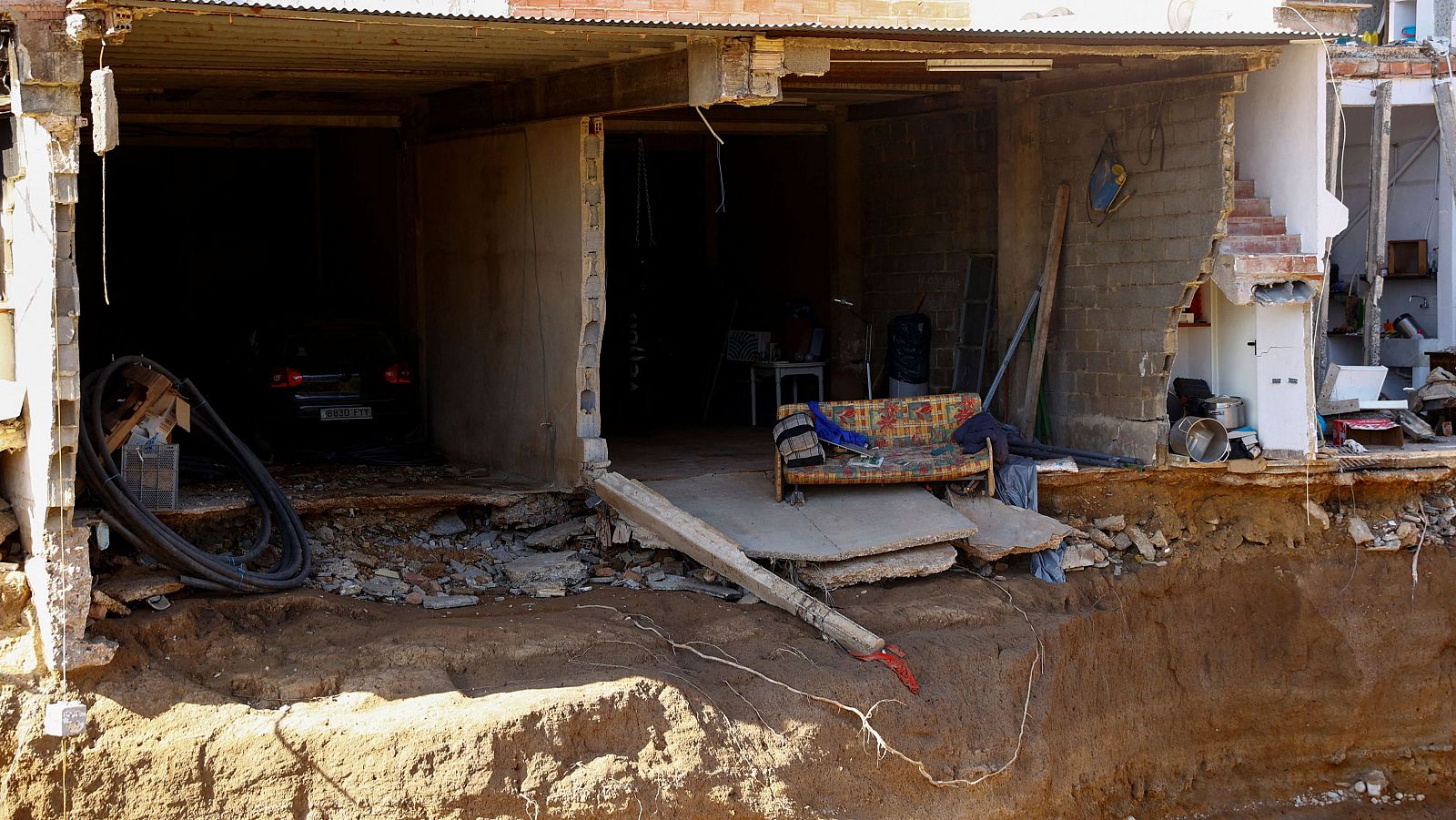 Tres heridos graves por monóxido de carbono en Chiva - Fin de semana 24h | Ver