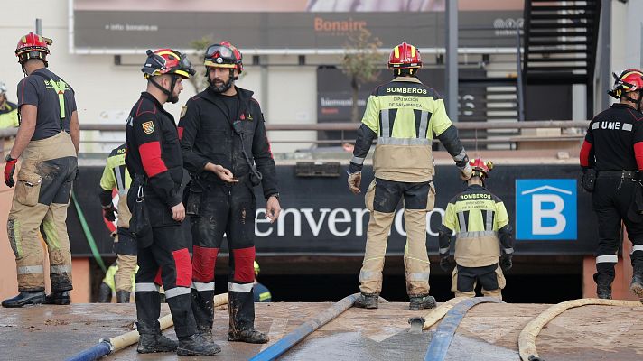 Telediario Fin de Semana - Se trabaja para achicar agua de los garajes, convertidos en trampas mortales