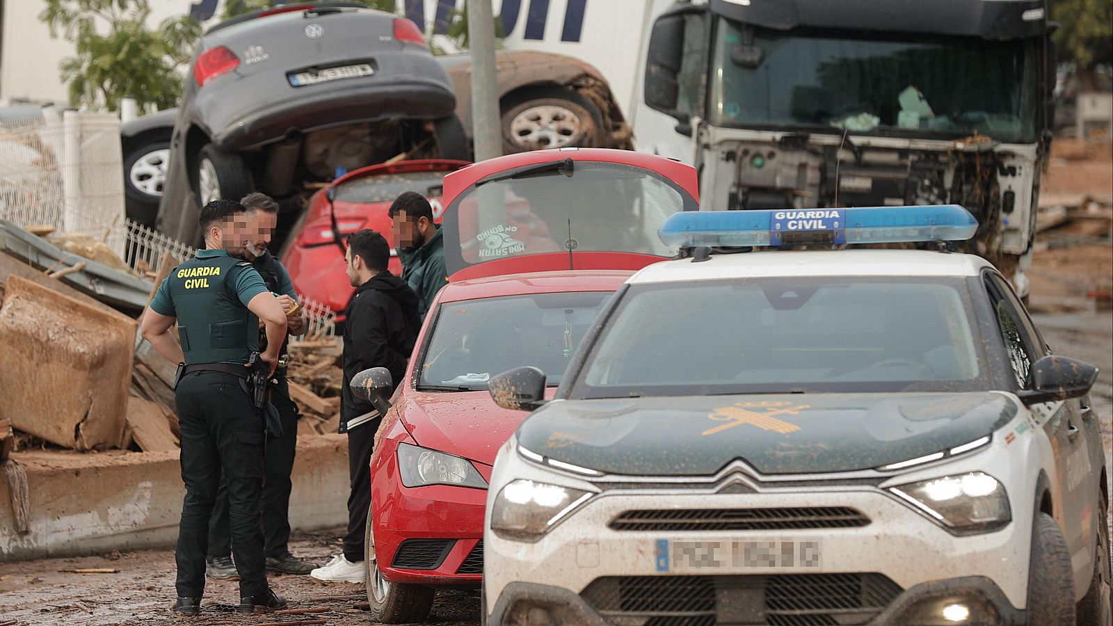 Aumenta la presencia policial en las zonas devastadas por la DANA