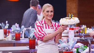 Cristina Cifuentes celebra su 60 cumpleaños en MasterChef