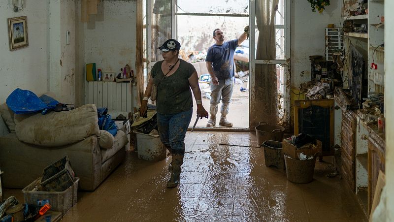 Salvador Peiró, epidemiólogo, explica las infecciones tras la DANA - Informativo 24h | Ver