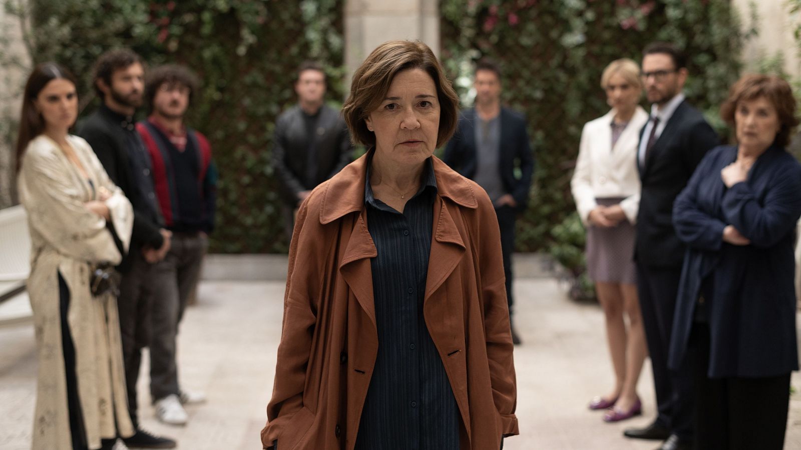 Laura y el misterio de la novia PROMO | Ver