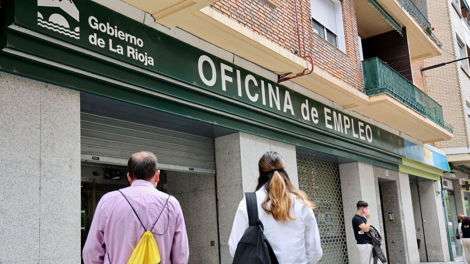 España suma 134.307 afiliados en octubre, per el paro sube en 26.769 personas