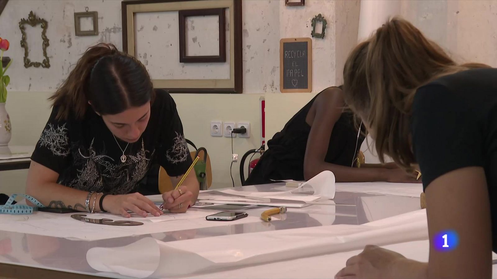 L'ús del "coworking" per estalviar costos - L'Informatiu | Veure