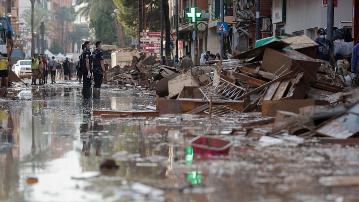 Telediario 2 - Supervivientes de la DANA: “Hay gente que pedía ayuda y nosotros no pudimos hacer nada"