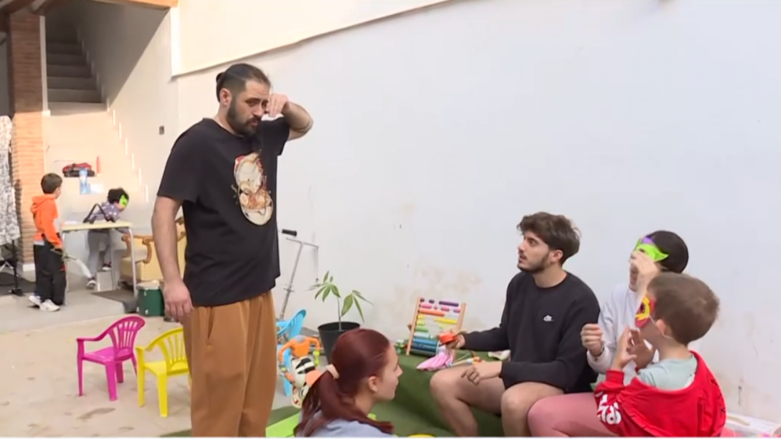 Nacen iniciativas particulares para cuidar de los niños | Ver