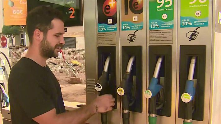 Telediario 1 - Intentan afrontar la catástrofe volviendo a la normalidad