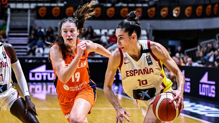 Clasificación Eurobasket 2025 | María Conde lidera la victoria de España contra Países Bajos