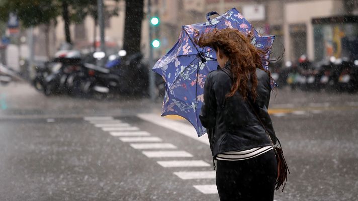 El tiempo - Tormentas en el noreste de Cataluña y levante fuerte en el Estrecho este viernes