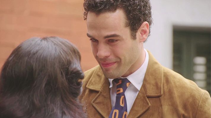 Salón de té La Moderna - Rodrigo se despide de Paula antes de marcharse