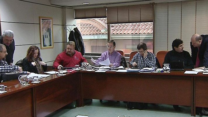 Telediario 1 - Sindicatos y Paradores cierran un acuerdo de ERE que prevé 350 despidos y un cierre