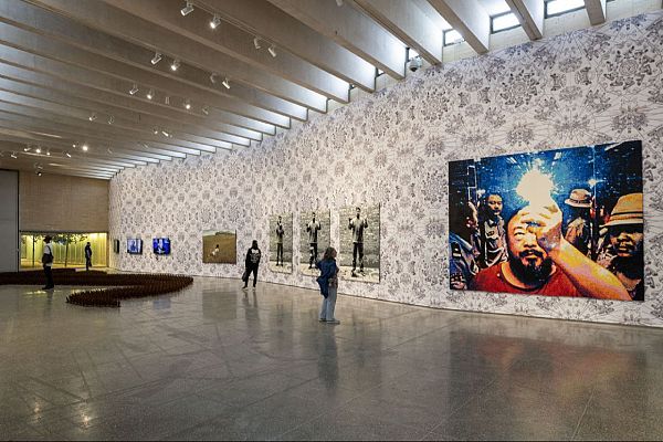 Telediario 1 - Ai Weiwei estrena su exposición a favor de los derechos humanos en el MUSAC de León