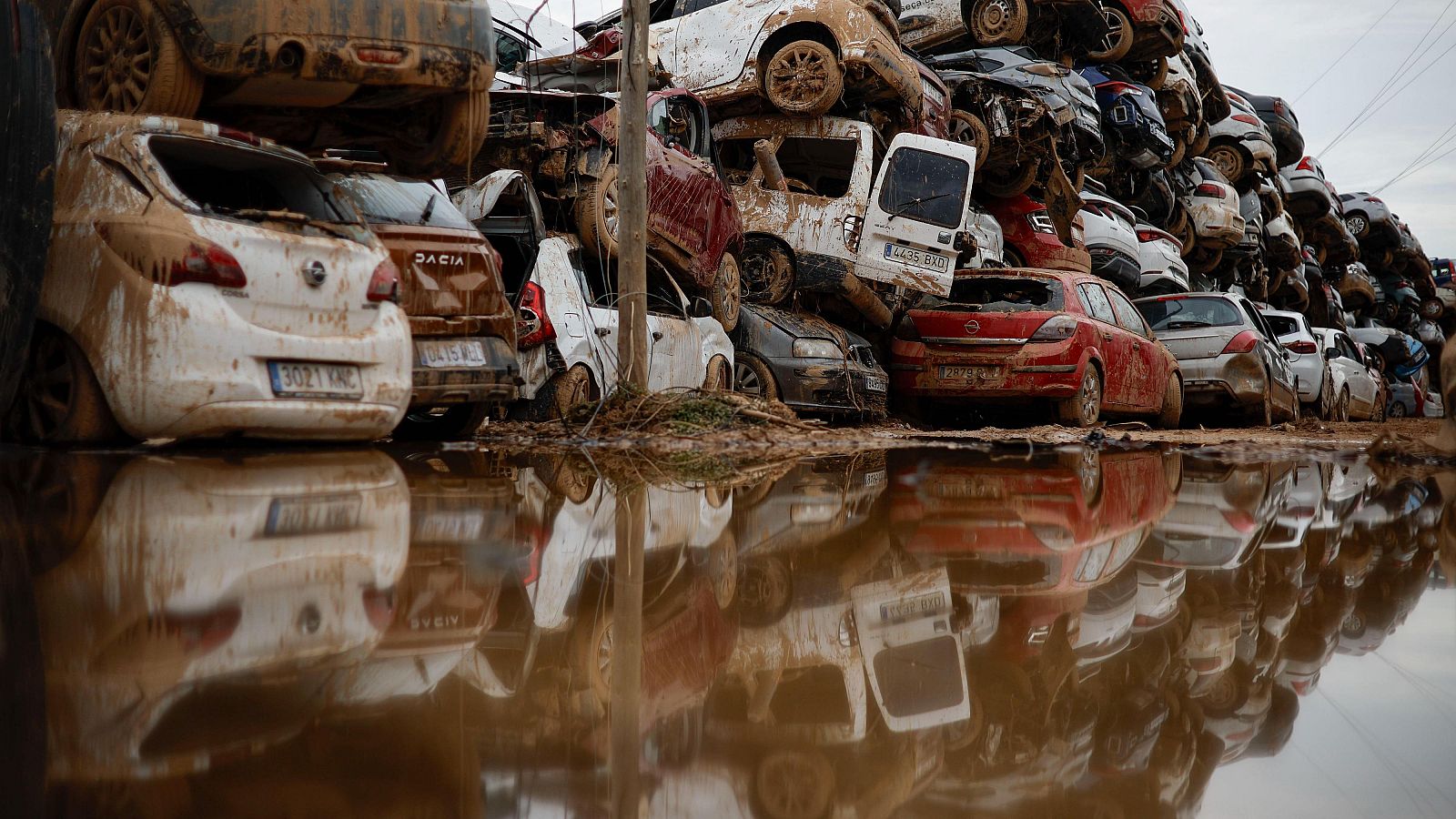 La gasolinera de Paiporta, un faro en medio de la DANA | Ver