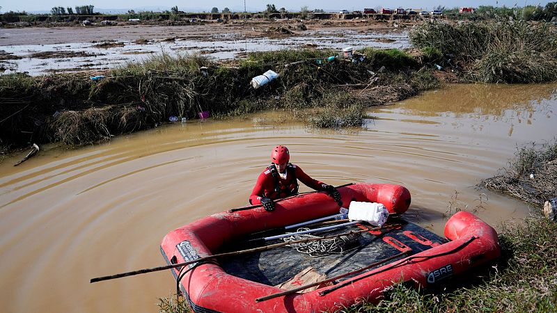 La búsqueda de víctimas de la DANA se intensifica en la Albufera | Ver