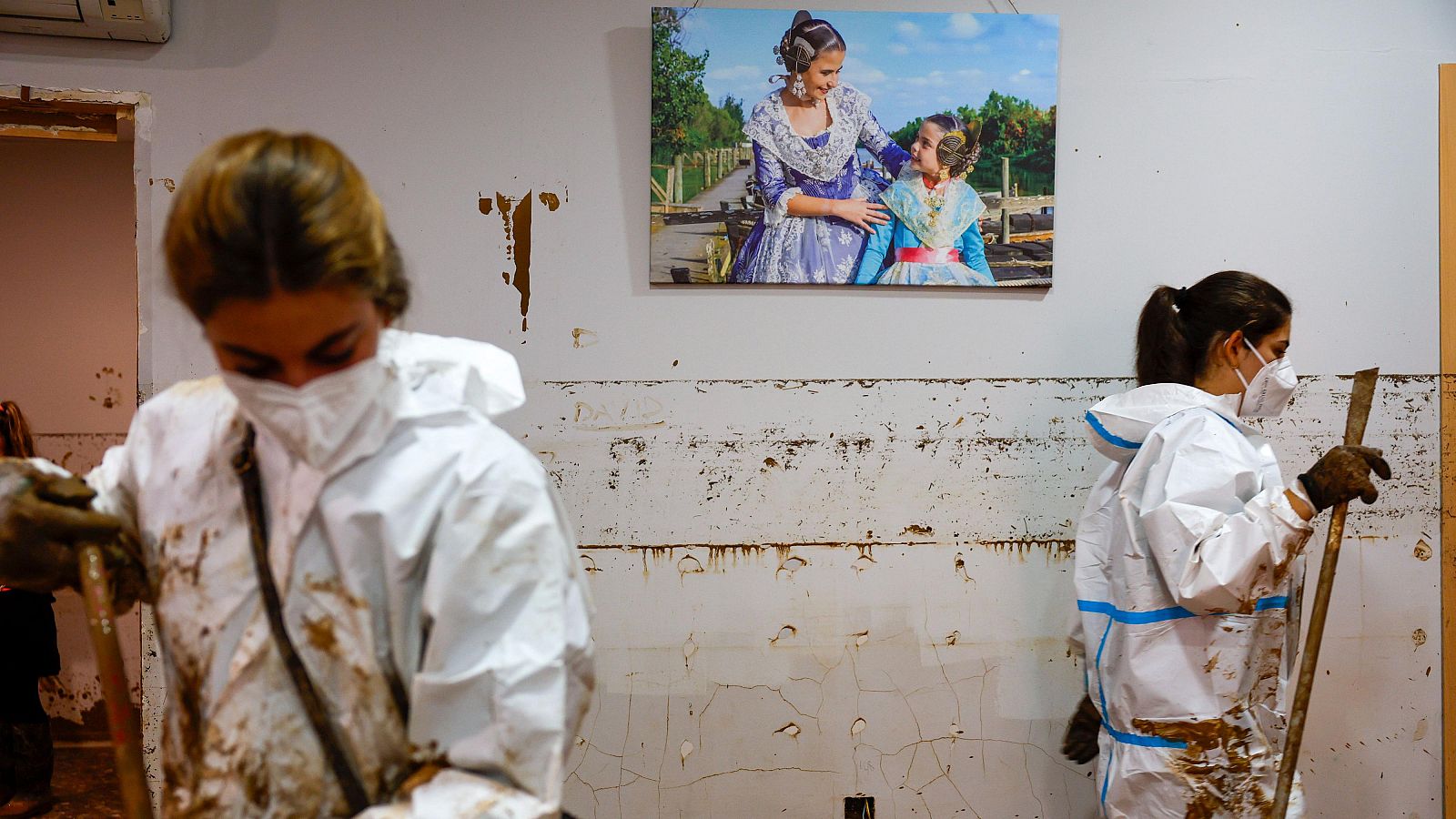 Familias afectadas por la DANA siguen con las labores de limpieza | Ver