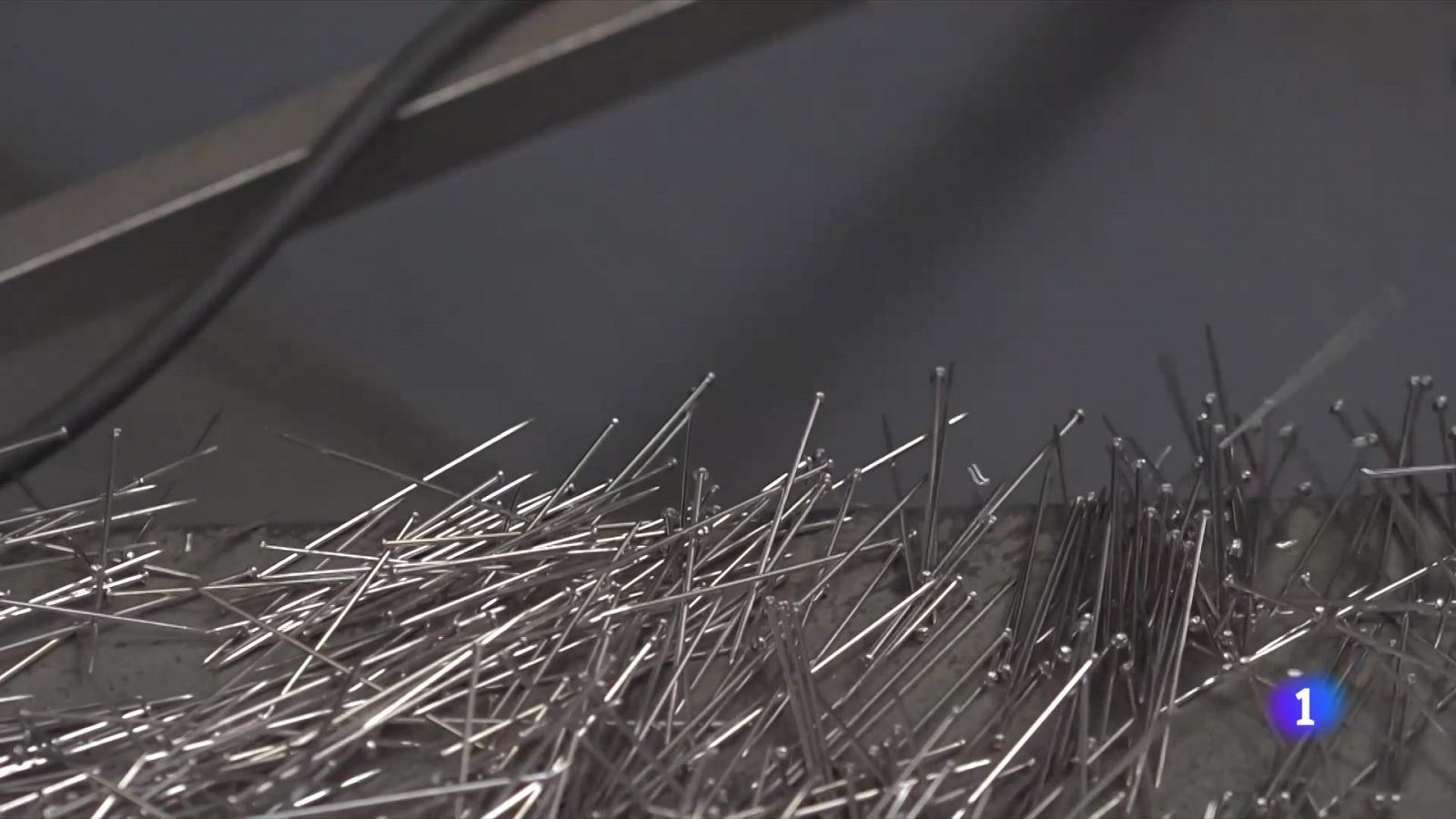 L'última fàbrica d'agulles d'Espanya celebra 100 anys - L'Informatiu | Veure