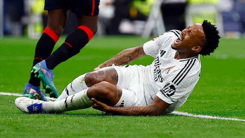 ¿Por qué hay tantas lesiones graves en el fútbol? - Telediario Fin de Semana | Ver