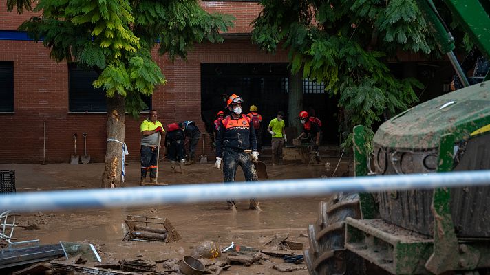 Informativo 24h - Sánchez defiende a Teresa Ribera y señala que España y Europa necesitan "menos negacionistas del cambio climático”