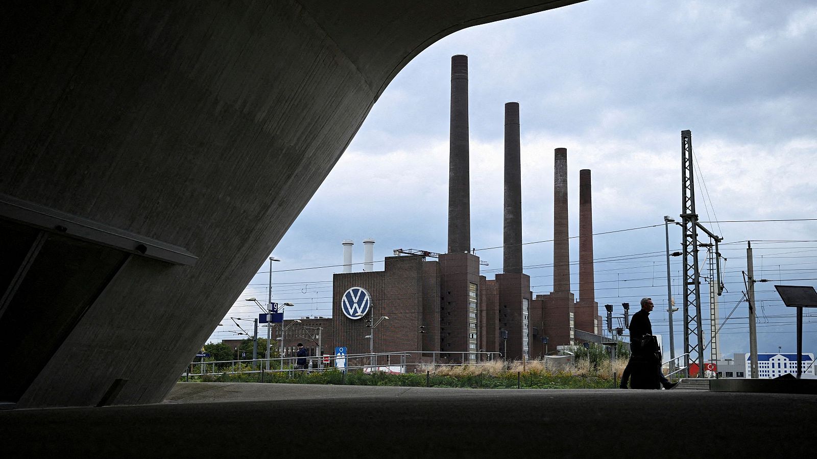 Volkswagen, el gigante en crisis que plantea el cierre de tres fábricas en Alemania | Ver