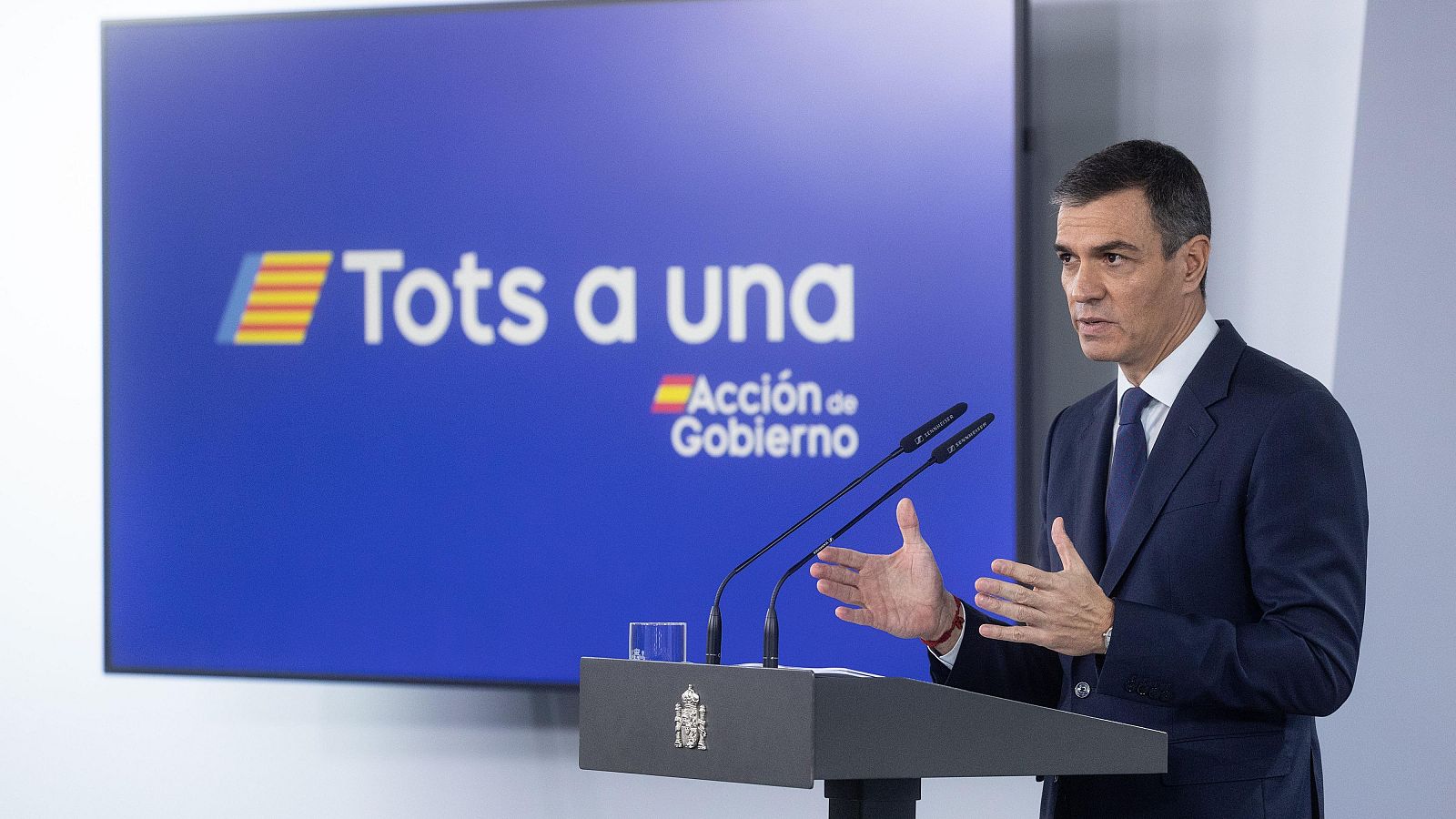 Sánchez anuncia nuevas ayudas por valor de 3.765 millones para afectados por la DANA