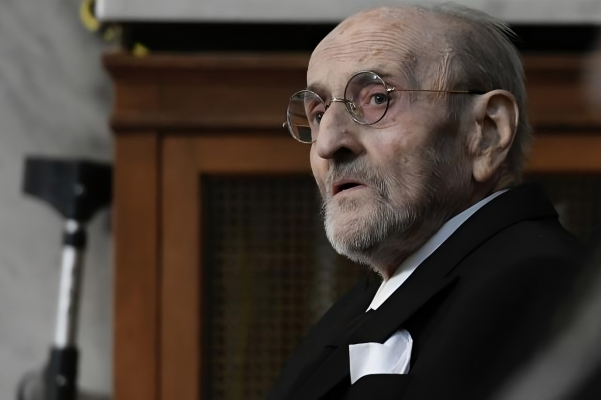 Telediario 2 - El poeta y novelista Álvaro Pombo gana el Premio Cervantes 2024