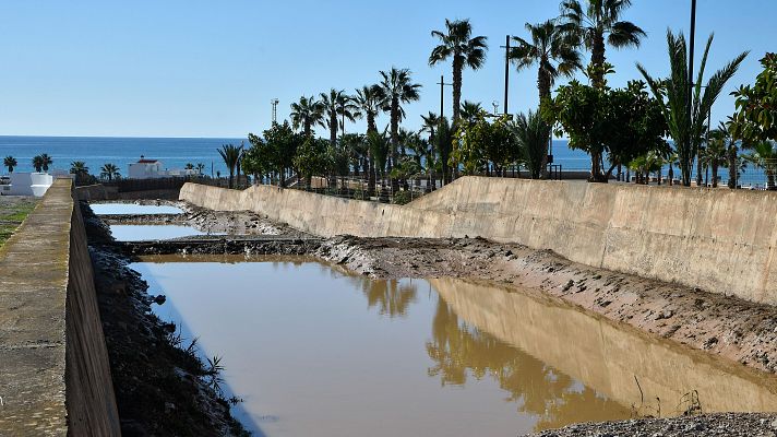 Las lluvias torrenciales en Almería provocan rescates y daños materiales