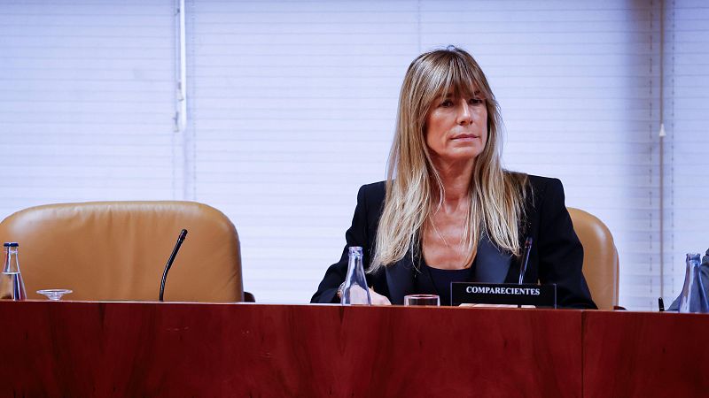 Begoña Gómez defiende su carrera profesional y señala "un objetivo político" en la comisión de investigación - La hora de La 1 | Ver