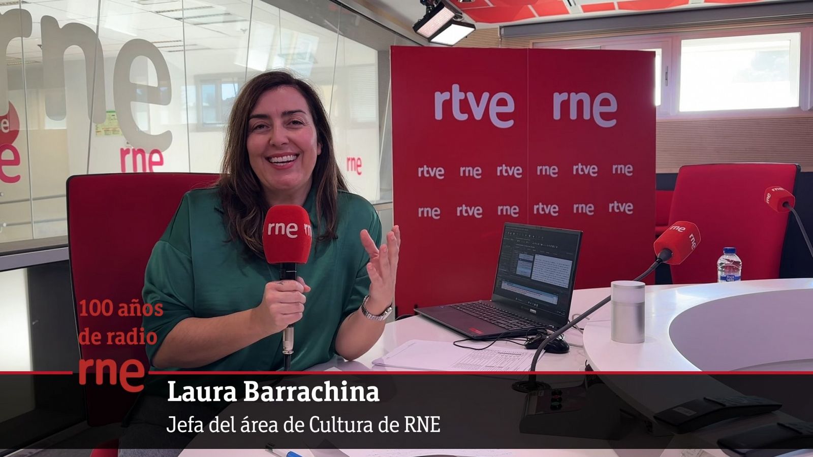 100 años de la radio en España - Laura Barrachina: "La radio lo hizo posible"