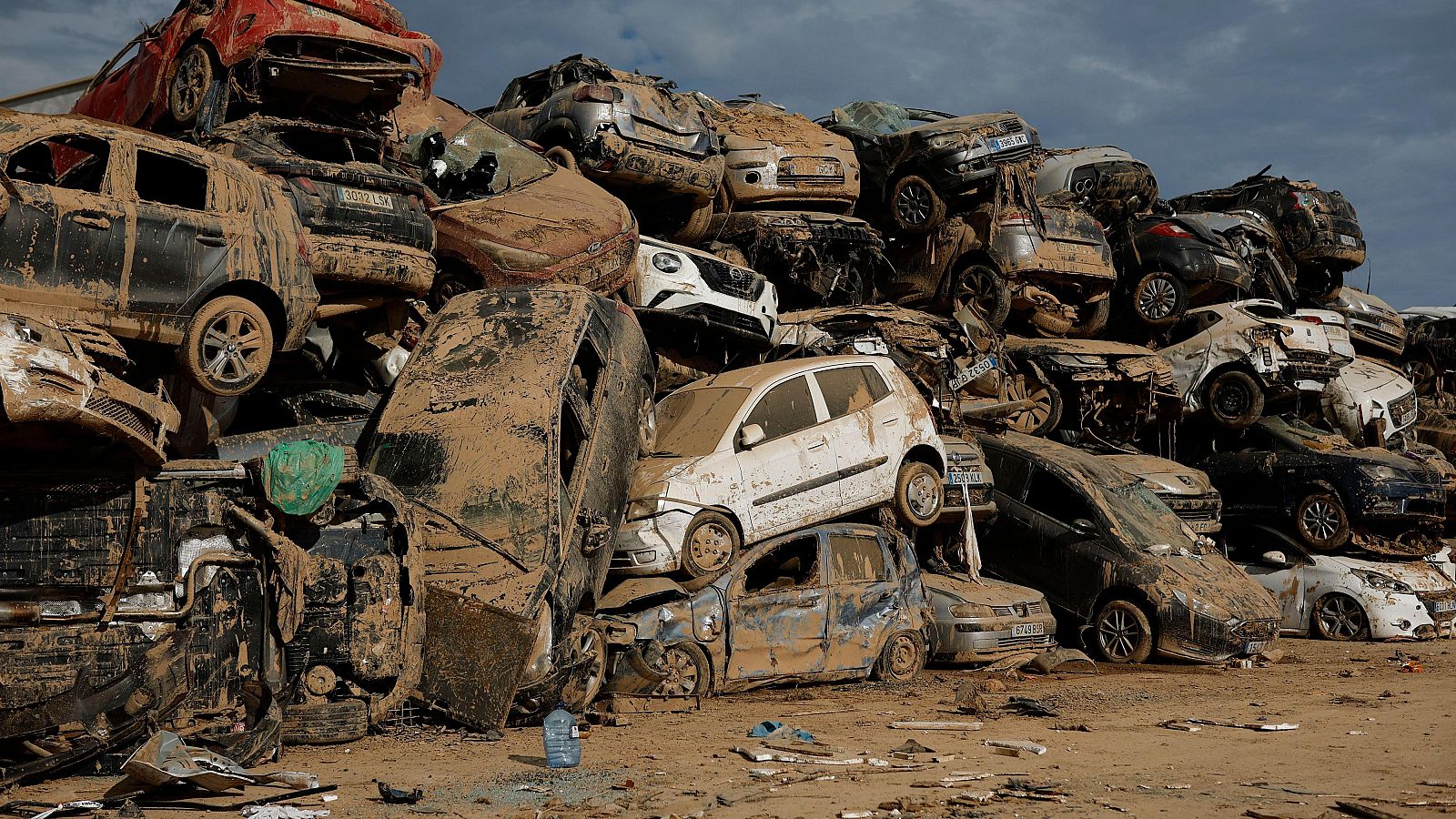 Sin coches por la DANA: muchos valencianos buscan un vehículo nuevo para desplazarse