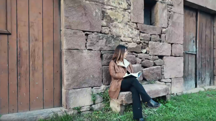 Telediario 2 - La escritora Dolores Redondo publica su nueva obra: 'Las que no duermen NASH'