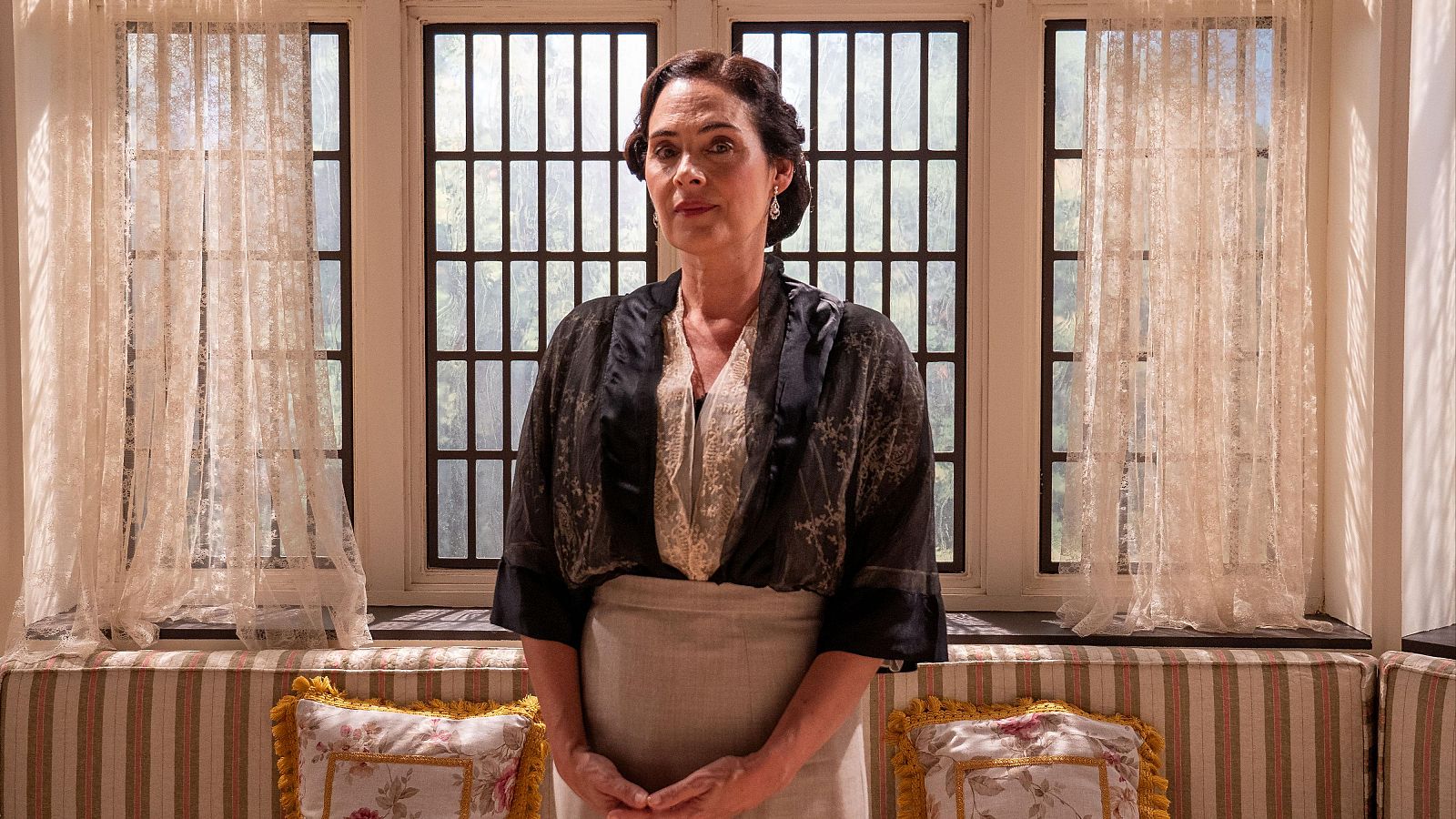 La Promesa: Entrevista a Rocío Muñoz-Cobo, Amalia en la ficción - La promesa | Ver