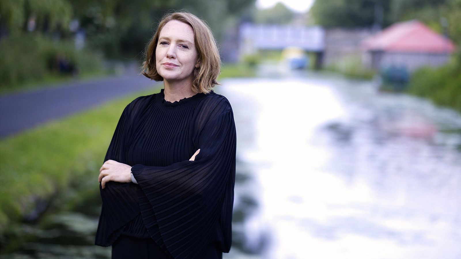 Paula Hawkins publica su nuevo thriller, 'La hora azul'