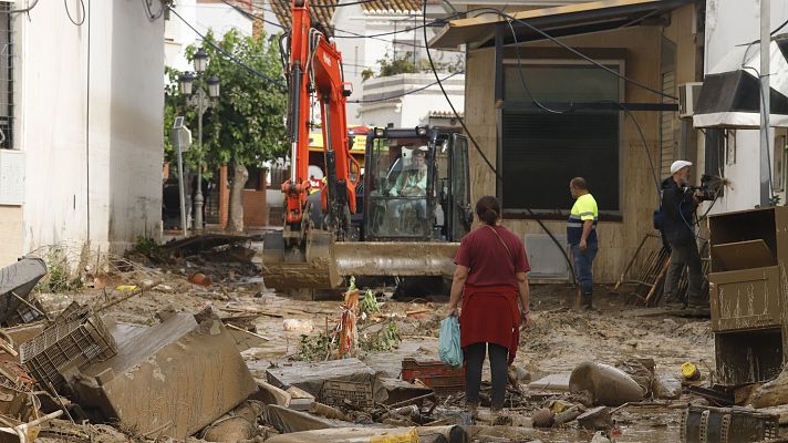 Telediario 1 - La nueva DANA azota Andalucía: calles inundadas y desalojos en la provincia de Málaga
