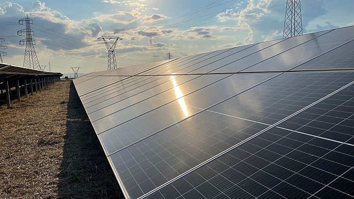 Telediario 1 - Financiación de la lucha contra el cambio climático