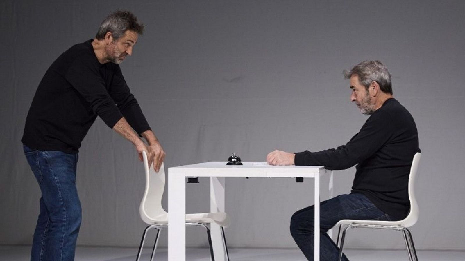 Encuentros breves con hombres repulsivos - Atención obras | Ver