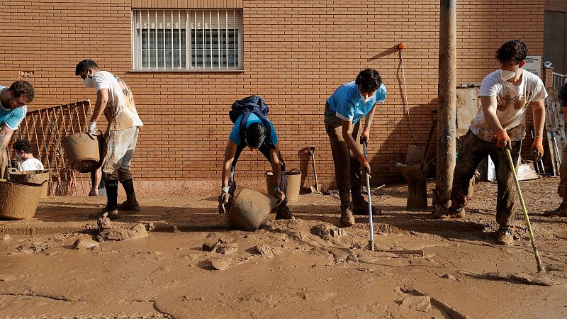 Jóvenes voluntarios de la DANA: muchos vuelven a ayudar el fin de semana