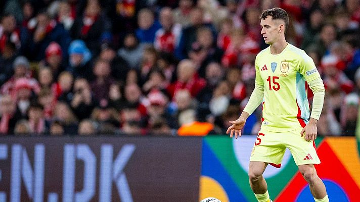 Fútbol - Casadó tras su debut: "Te acuerdas de la gente que te ha ayudado, contento por mí y por ellos"