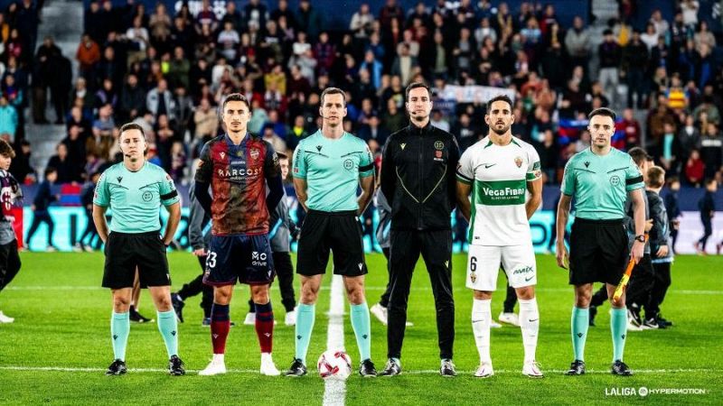 Levante UD - Elche CF: resumen del partido de la 15 jornada de Liga | Segunda