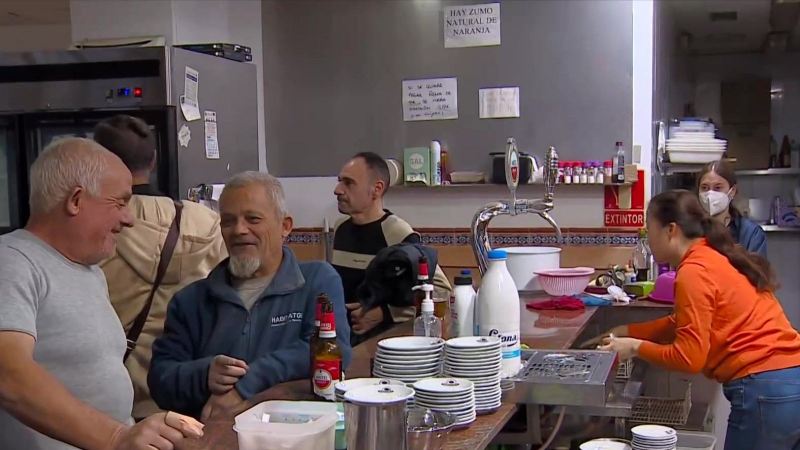 Primer bar que reabre en Paiporta tras el paso de la DANA | Ver