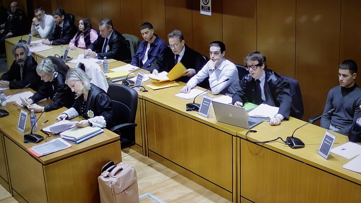 Telediario 1 - Caso del asesinato de Samuel Luiz: el jurado tiene 72 horas para deliberar