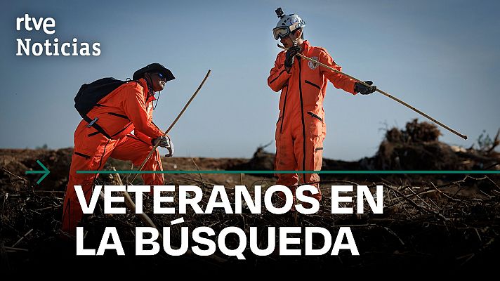 Los topos aztecas, rescatistas mexicanos, peinan Valencia en busca de desaparecidos