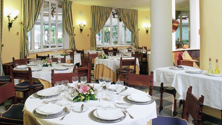 Telediario 1 - El parador de Puerto Lumbreras espera una segunda oportunidad