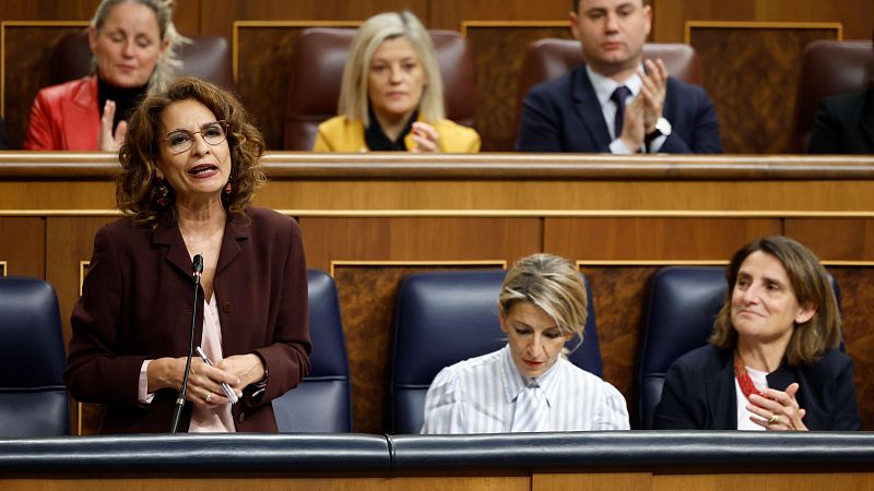 El PP y el Gobierno se enzarzan en el Congreso por la reforma fiscal y la corrupción - Informativo 24h | Ver