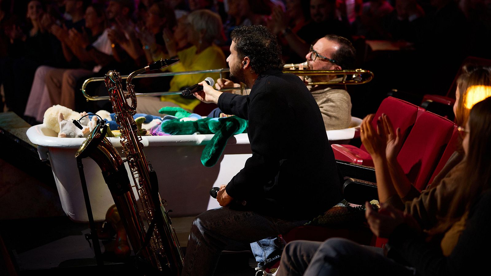 La Revuelta | Un mensaje para las familias de acogida 20/11/24 - La Revuelta | Ver