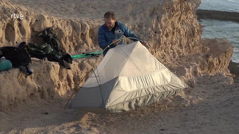 Diario de un nmada: Marruecos - Episodio 12: Acampando en la playa - ver ahora