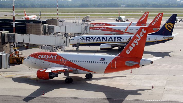 Telediario 1 - Consumo sanciona con 179 millones de euros a cinco aerolíneas por prácticas abusivas