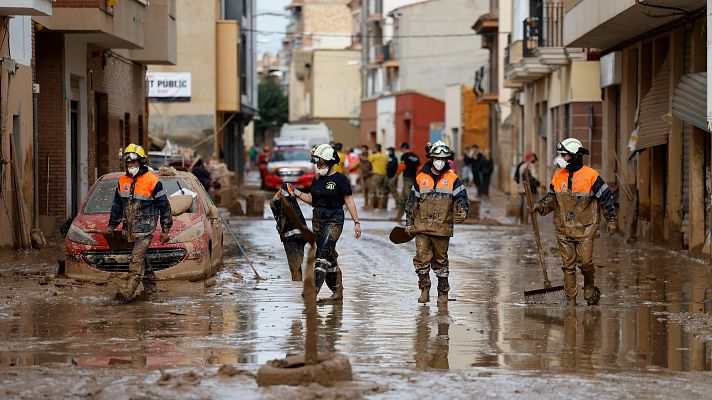 Telediario 1 - La ONG Bomberos por el mundo ayuda a bomberos afectados por la DANA