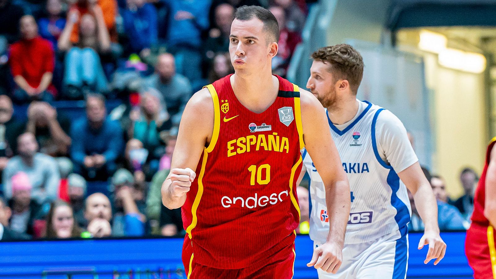 Miquel Salvó, clave en la agónica victoria de España en Eslovaquia - Baloncesto en RTVE | Ver